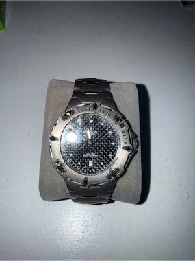 Croton Men's Silver Gray Metal Watch with Black Carbon-Style Dial